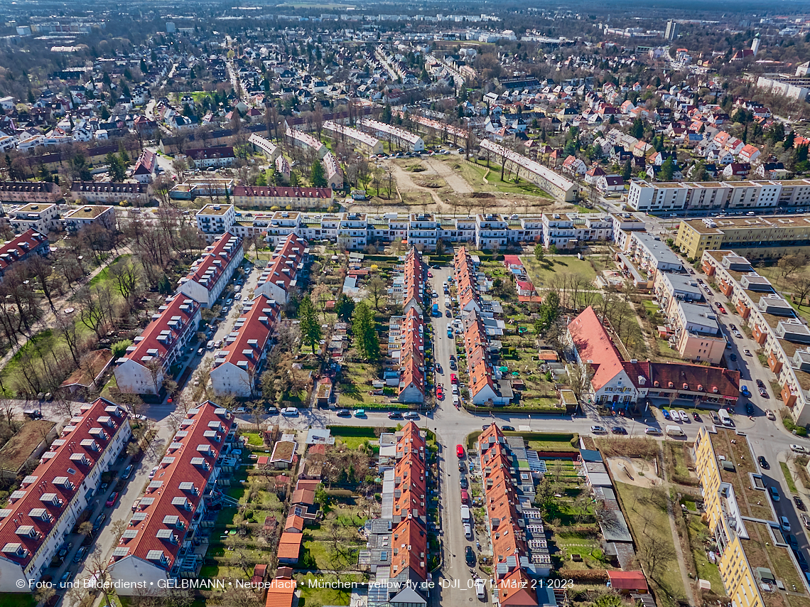 21.03.2023 - Luftbilder von der Baustelle Maikäfersiedlung in Berg am Laim